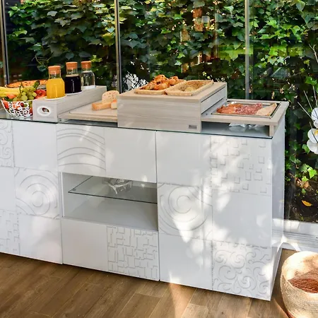 Sofia Oda ve Kahvaltı Modena