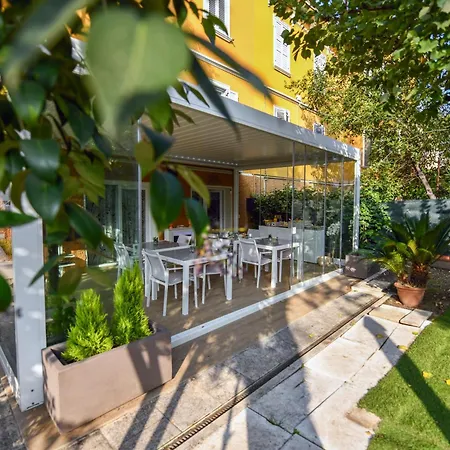 Sofia Bed & Breakfast *