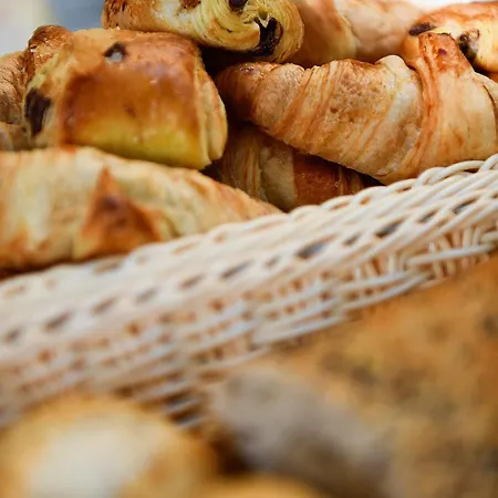 Oda ve Kahvaltı Sofia 4*